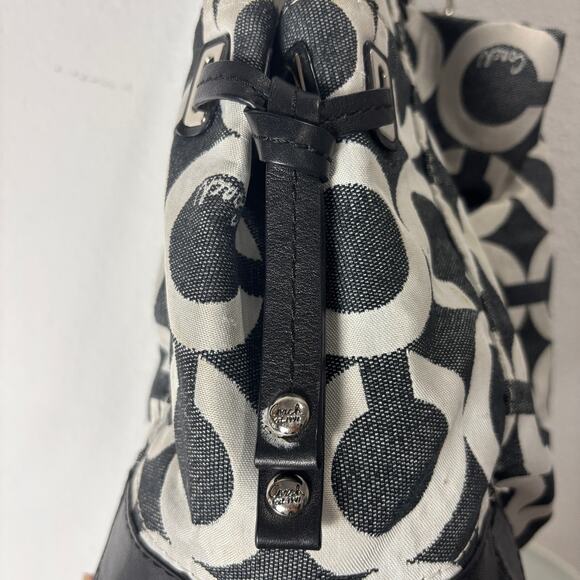 Y2K Coach Optic Signature tote bag - Picture 8 of 10